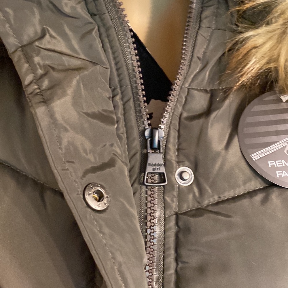 Madden Olive Green puffer coat/ attached hood with removable faux fur trim - Picture 10 of 14